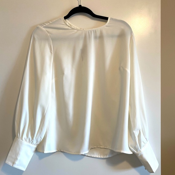 BNWT Dynamite collarless white blouse - Picture 1 of 3
